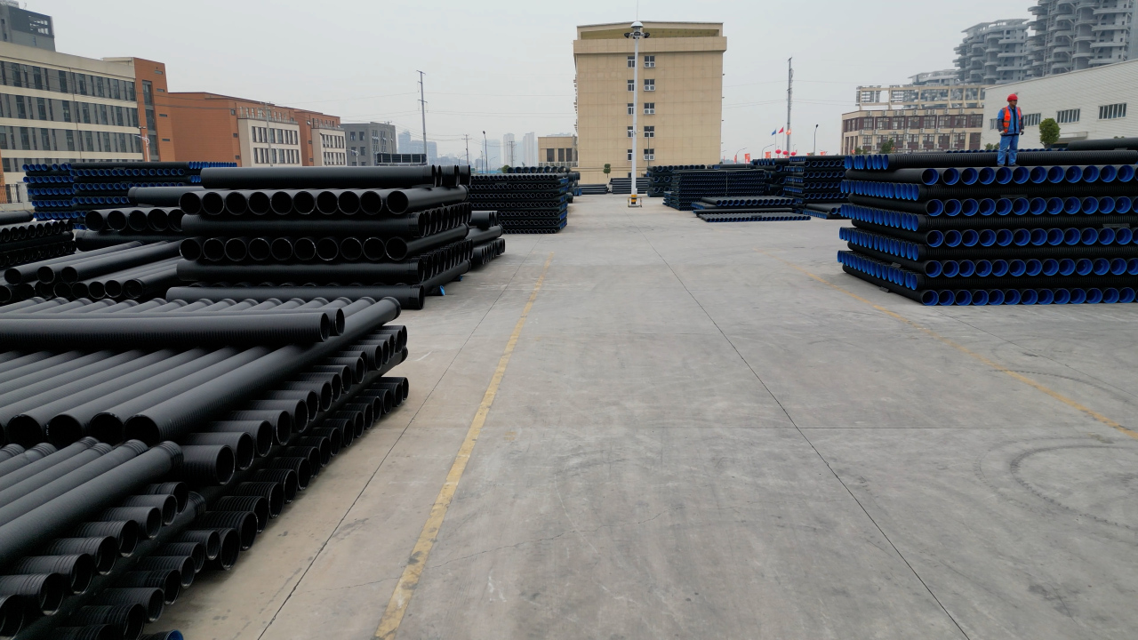 大口徑 PE 管安裝土方開(kāi)挖：邊坡防護(hù)與管道安全距離控制?